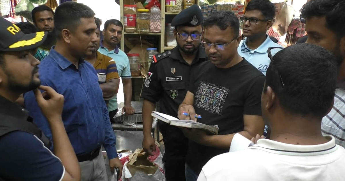 যশোরে কোটি টাকার তেল মজুত, নওয়াব মিলসকে জরিমানা