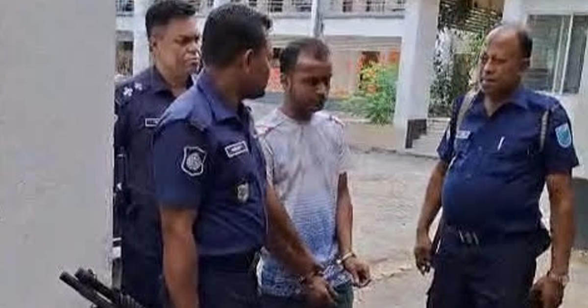 ফরিদপুরে সাংবাদিক পরিচয়ে কর্মকর্তার টেবিল ভাঙচুর, আটক ১