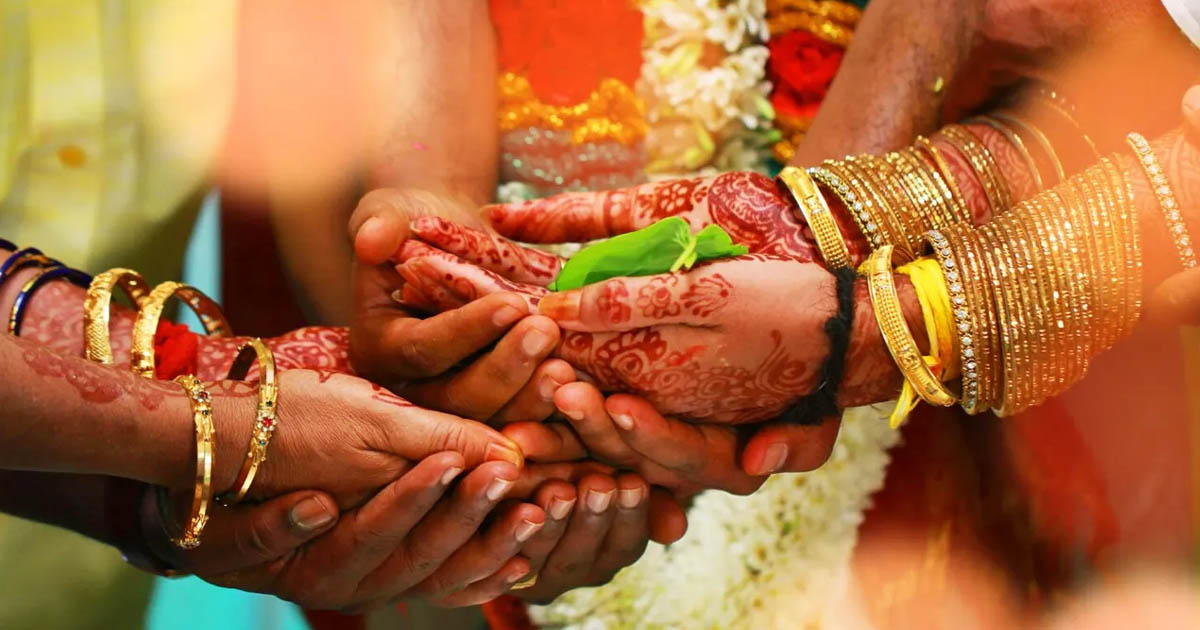 যৌতুকের দাবিতে গৃহবধূকে নির্যাতন ও আত্মহত্যার অভিযোগ