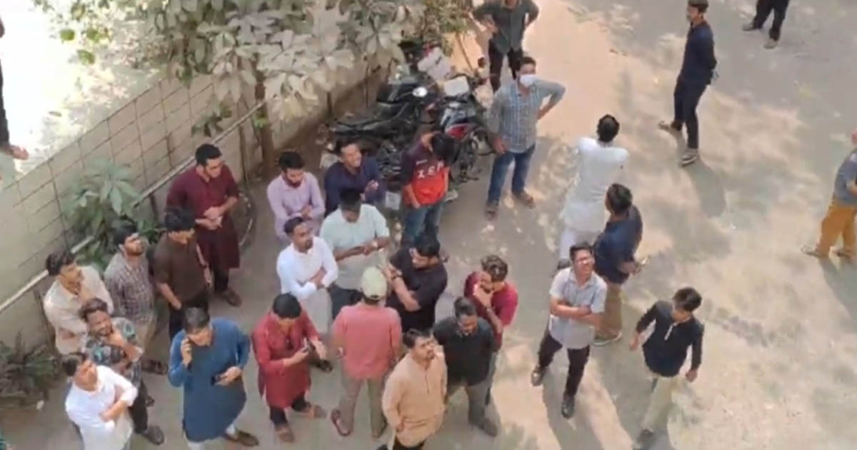 জবি ছাত্রদলের নেতৃত্বে সাংবাদিকদের উপর হামলায় আহত ১০