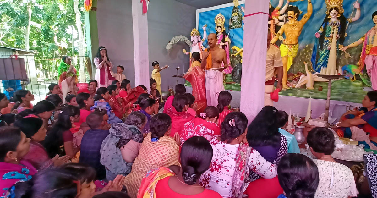 মহম্মদপুরে শারদীয়া মহাষ্টমী পূজায় ভক্তসমাগমে উৎসবের আমেজ