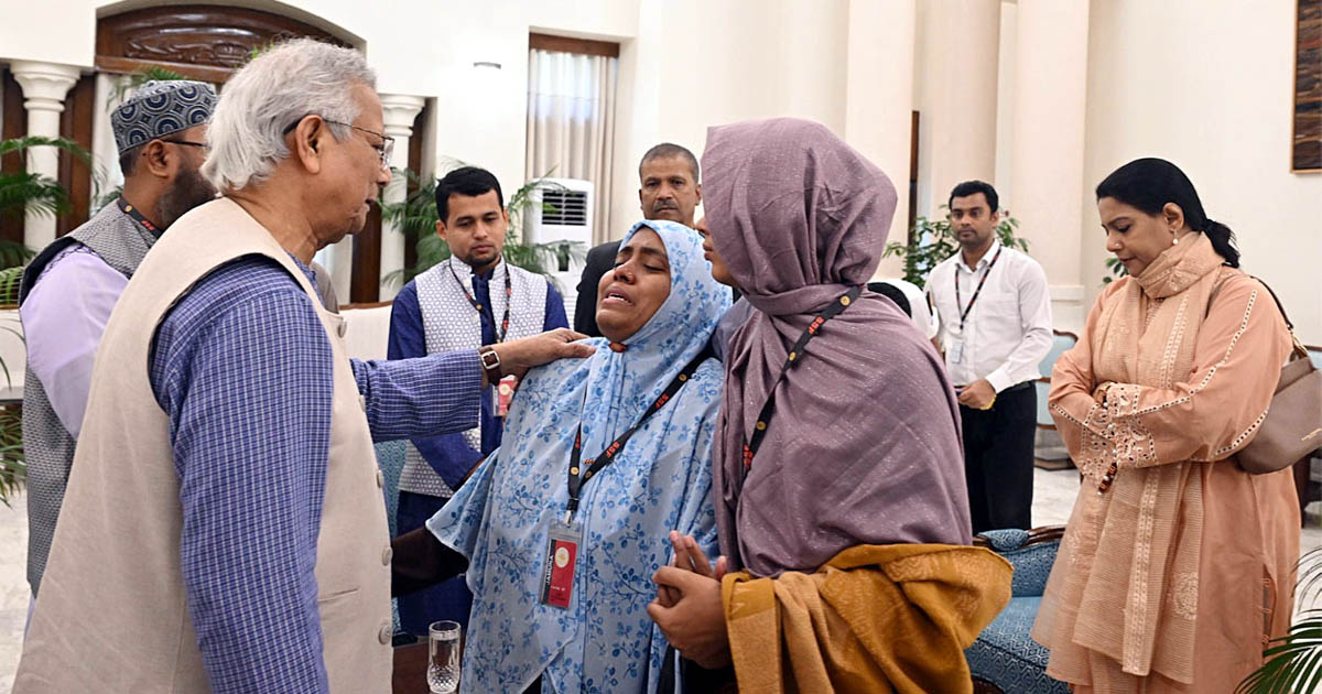 হাদির পরিবারের সঙ্গে প্রধান উপদেষ্টার সাক্ষাৎ, উন্নত চিকিৎসার আশ্বাস