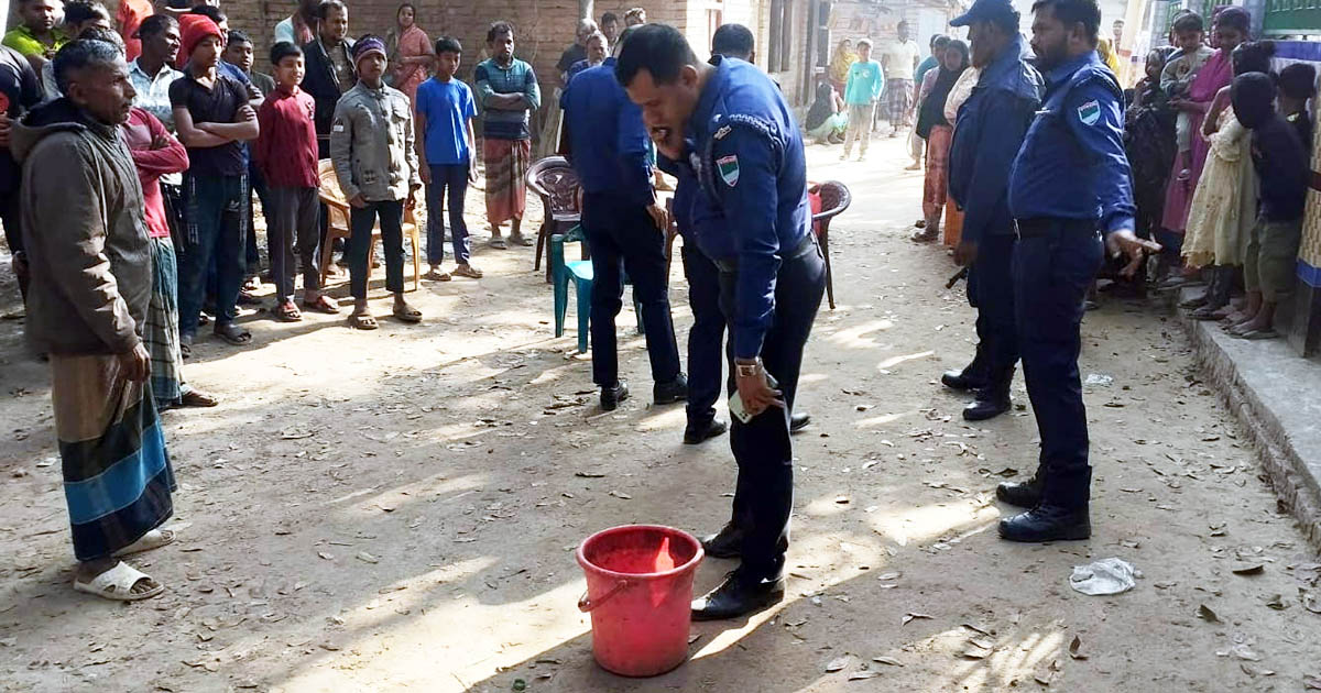 মেহেরপুরে ভোটকেন্দ্রের পাশে ককটেল সদৃশ বস্তু উদ্ধার