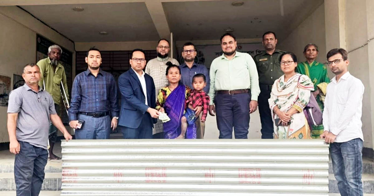 মধুপুরে রাবার জমি উদ্ধারে গৃহহানির অভিযোগ, পরিবারকে সহায়তা