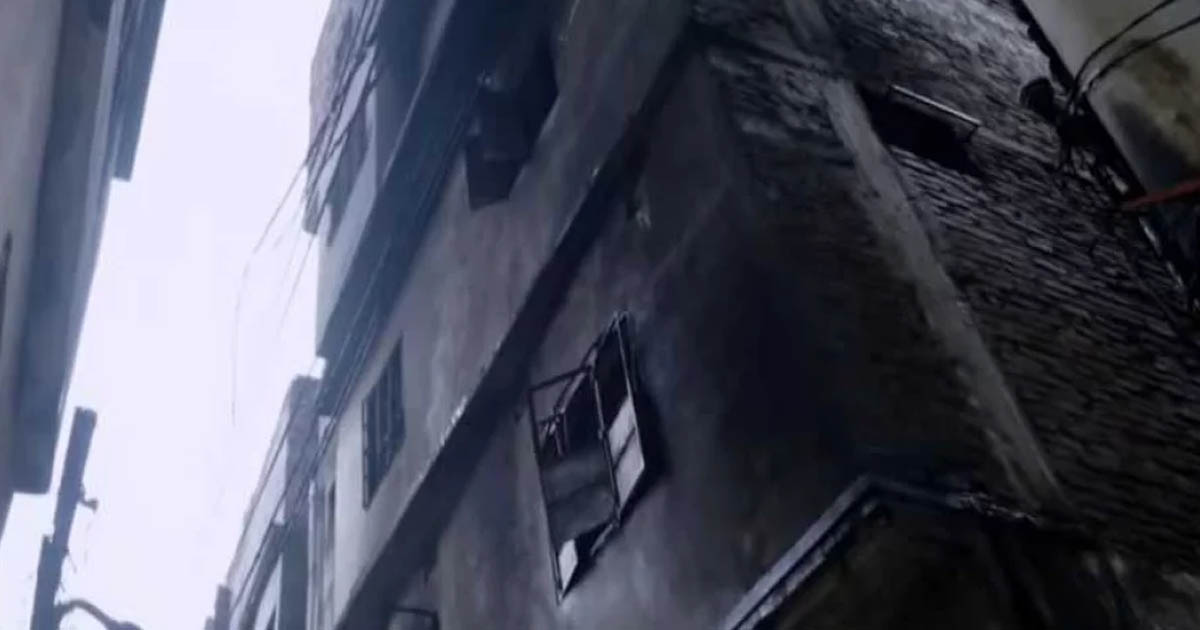 এলিফ্যান্ট রোডে আবাসিক ভবনের আগুন নিয়ন্ত্রণে