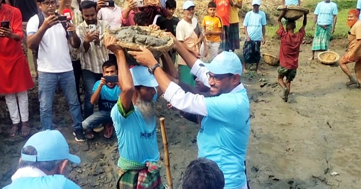 গোপালপুরে খাল খননের উদ্বোধন করলেন মৎস্য ও প্রাণিসম্পদ প্রতিমন্ত্রী