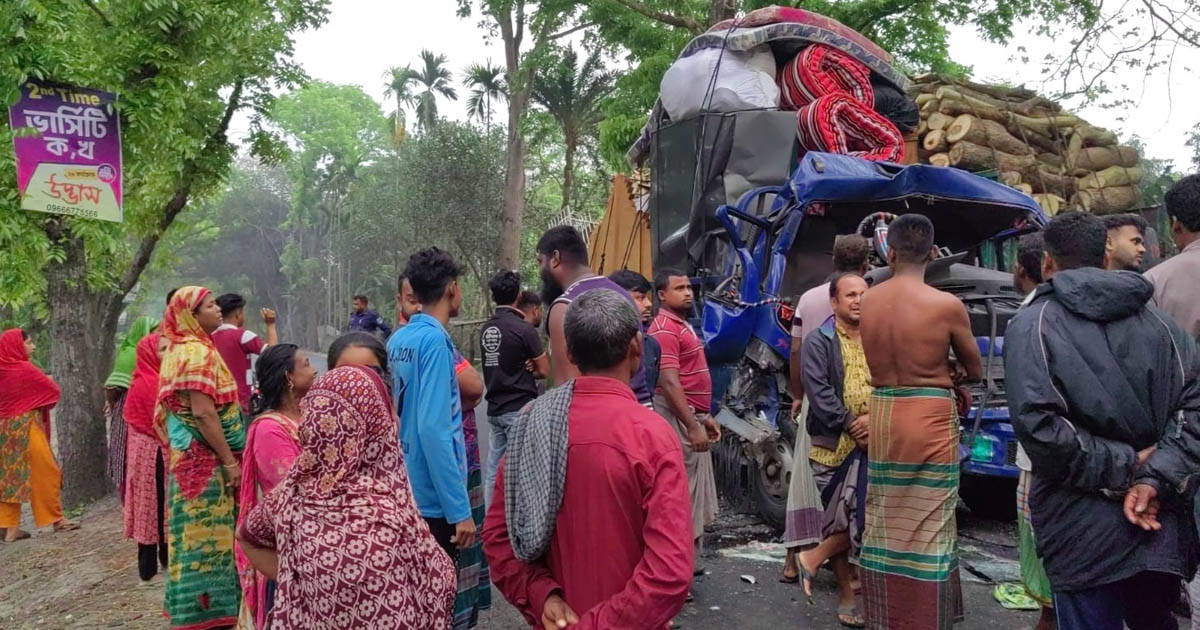 রাজৈরে ট্রাক-পিকআপ মুখোমুখি সংঘর্ষ, দুই শিশুসহ আহত ৮
