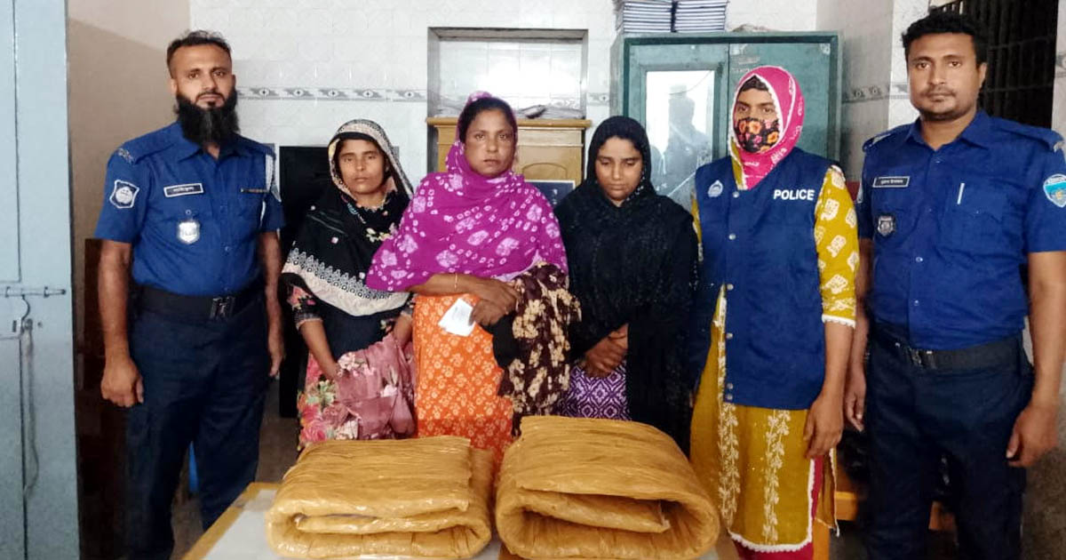 বাঞ্ছারামপুরে ৪ কেজি গাঁজাসহ তিন নারী গ্রেপ্তার