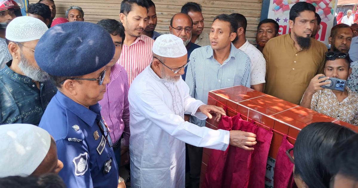 সাপাহারে ৫০ লাখ টাকা ব্যয়ে আরসিসি সড়ক নির্মাণ কাজের উদ্বোধন