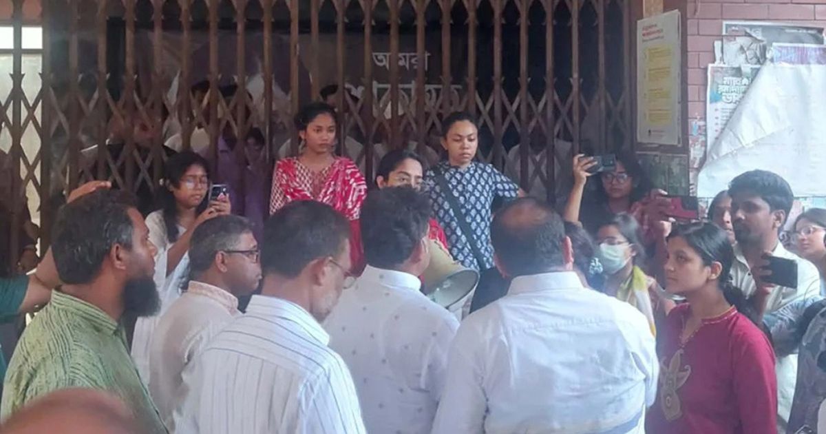 আলটিমেটাম দিয়ে আন্দোলন স্থগিত করলো জাবি শিক্ষার্থীরা