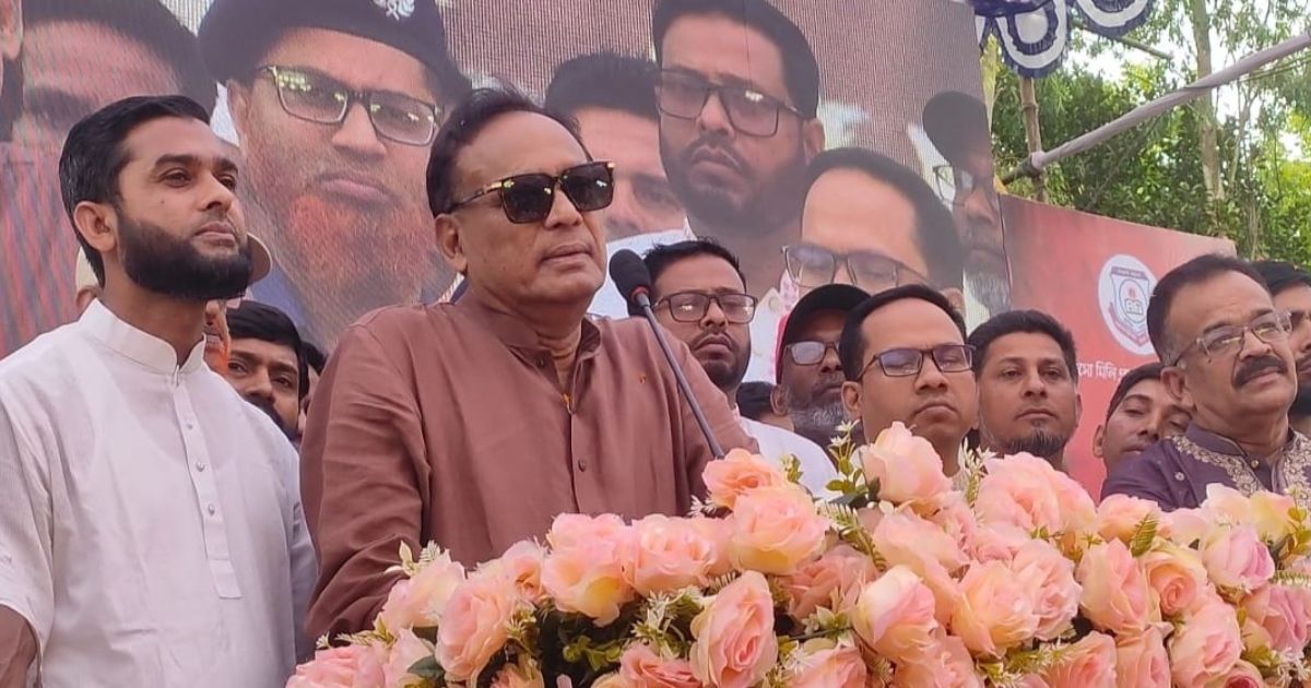 টিমওয়ার্কের মাধ্যমে এলাকার উন্নয়ন ও শান্তি বজায় রাখতে হবে