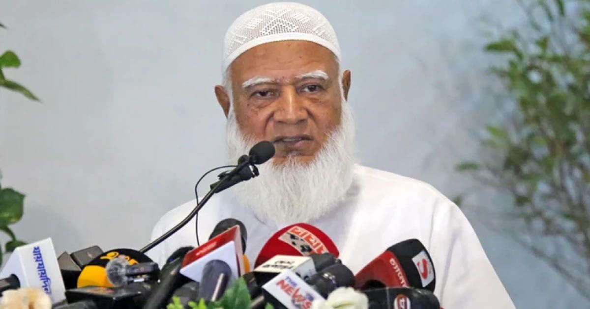 বিশ্ববাজারে তেলের দাম কমছে, দেশে বাড়নো দুঃখজনক