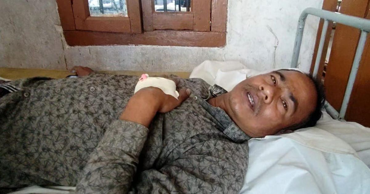 তজুমদ্দিনে চাঁদা না দেওয়ায় জমি দখল করে খামারের ঘাস লুটের অভিযোগ
