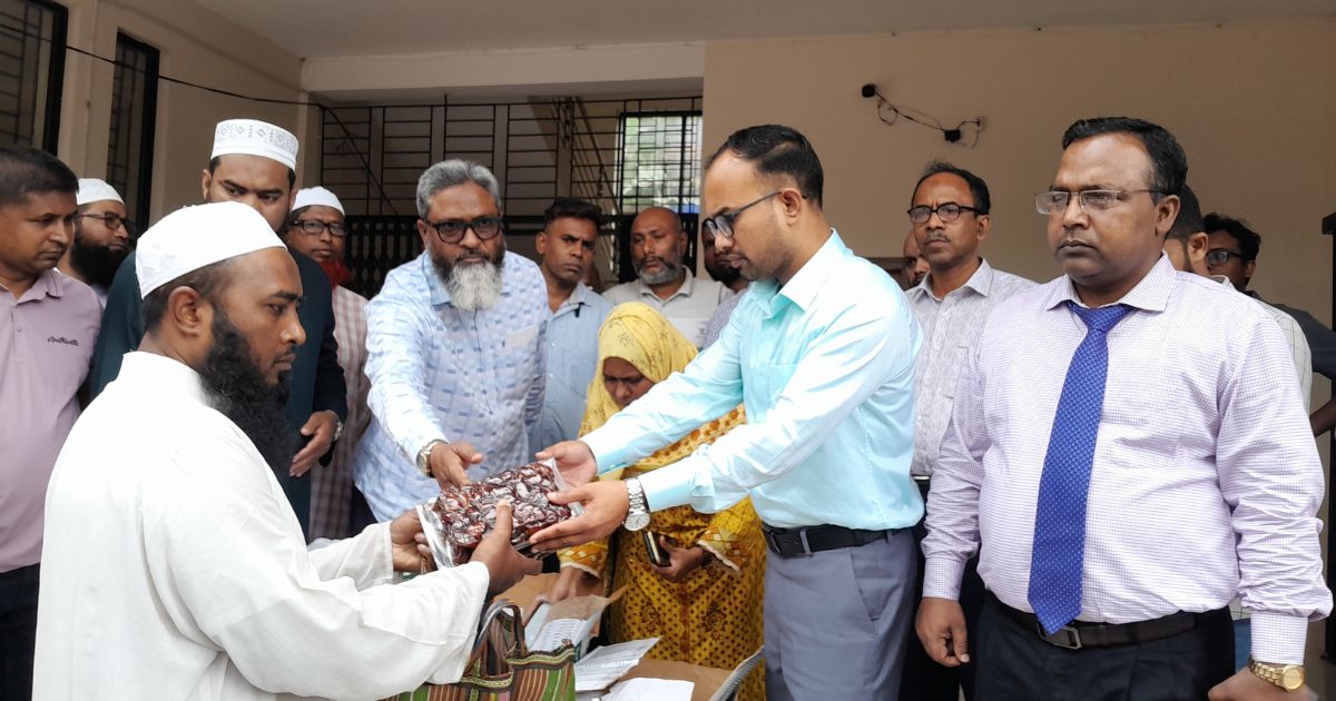 রমজানে মাগুরায় সৌদি আরবের ৯২ কার্টুন খেজুর বিতরণ