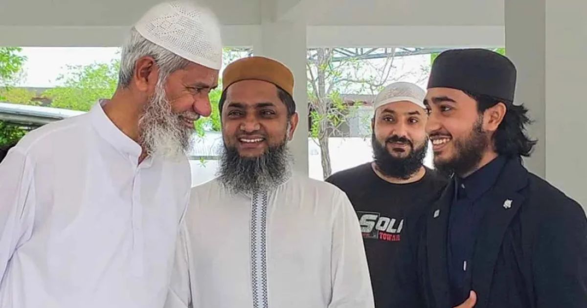 বিশ্বজয়ী হাফেজ আবু রায়হানের তিলাওয়াতে মুগ্ধ ড. জাকির নায়েক