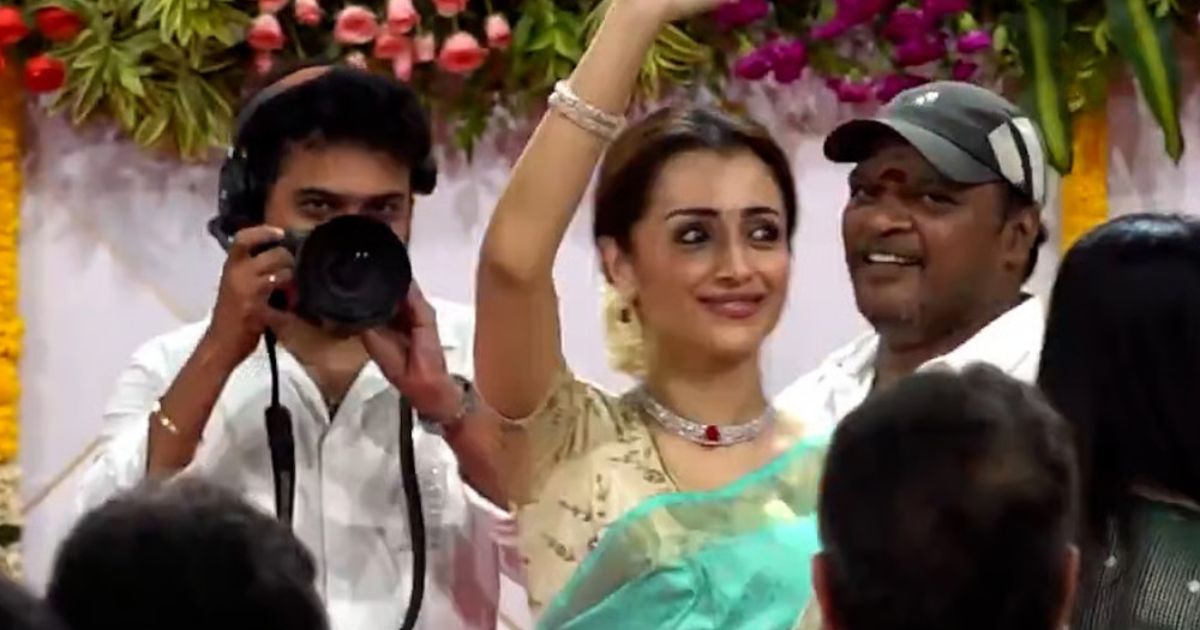 বিজয়ের শপথে তৃষা, জোড়ালো প্রেমের গুঞ্জন 