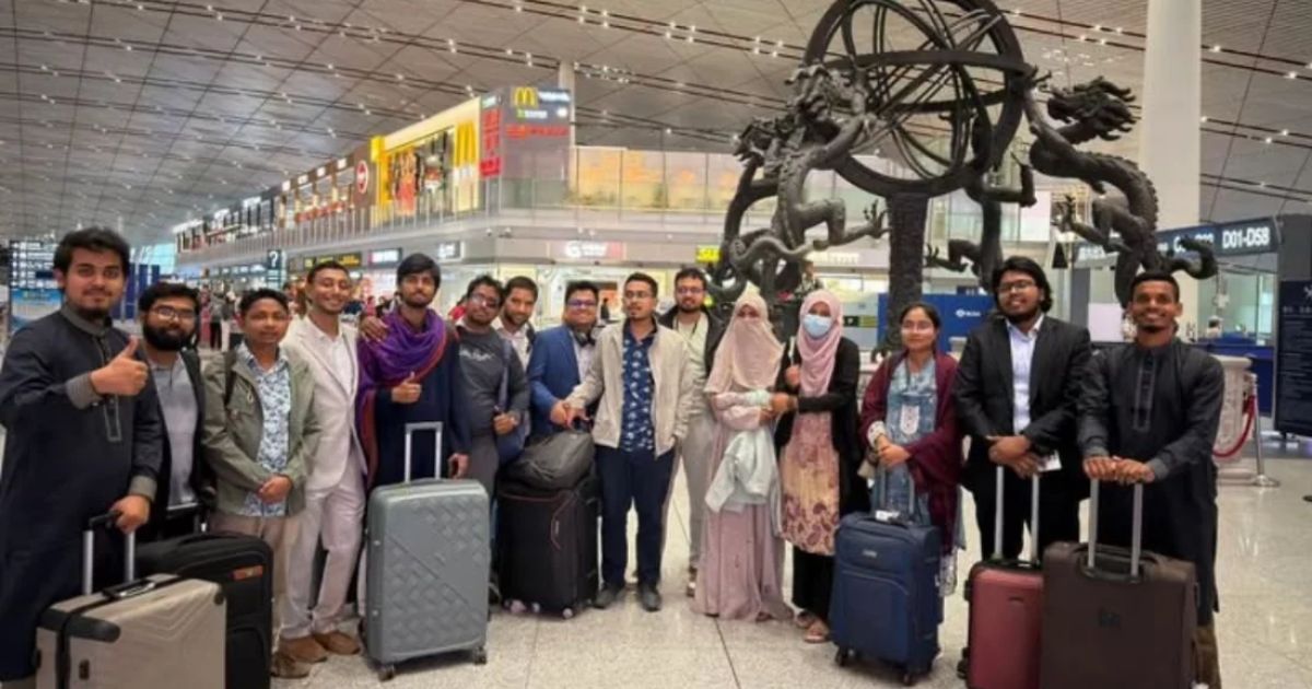 সাত দিনের সফরে চীনে পৌঁছেছেন ডাকসুর প্রতিনিধিদল