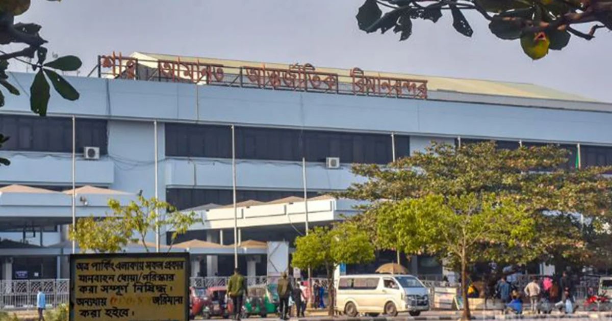 বৈরী আবহাওয়ার কারণে ঢাকায় না নেমে চট্টগ্রামে নামলো ৫ ফ্লাইট