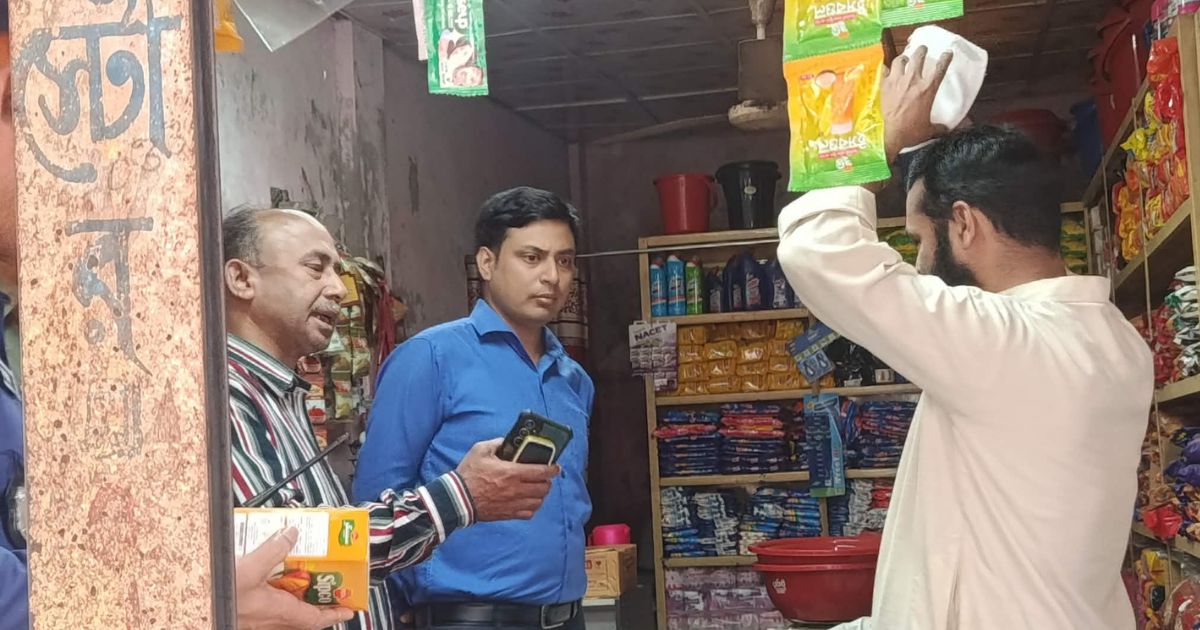 পাকুন্দিয়ায় রমজানে নিত্যপণ্যের দাম নিয়ন্ত্রণে ইউএনওর কঠোর হুঁশিয়ারি