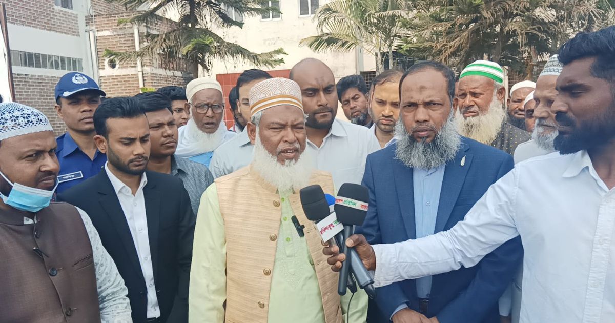 উপজেলা স্বাস্থ্য কমপ্লেক্সে পরিষ্কার-পরিচ্ছন্নতা অভিযানে এমপি আলী আজম