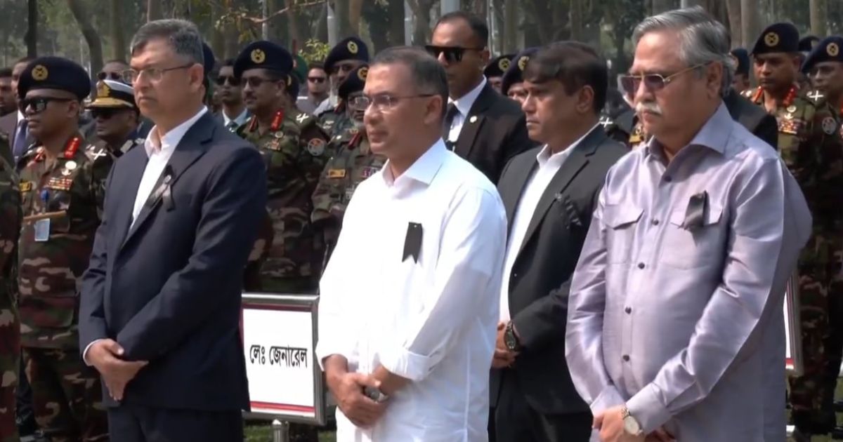 পিলখানা হত্যাকাণ্ডে শহীদদের প্রতি রাষ্ট্রপতি ও প্রধানমন্ত্রীর শ্রদ্ধা