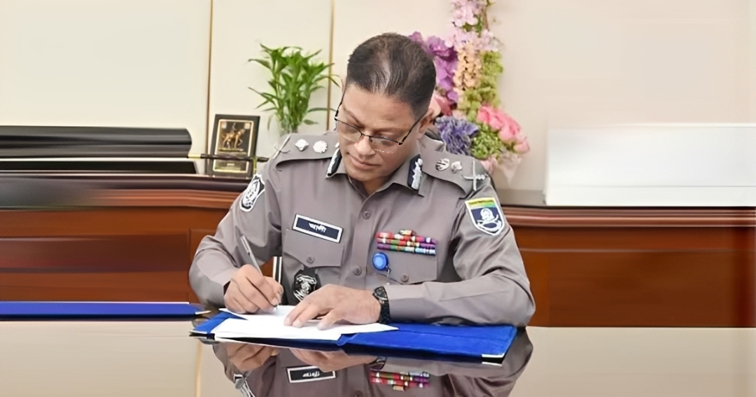 দায়িত্ব বুঝে নিয়েছেন নতুন আইজিপি আলী হোসেন ফকির