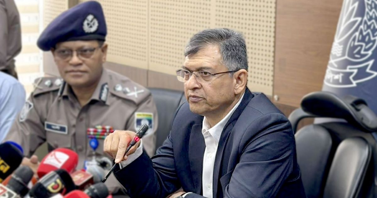 চাঁদাবাজদের তালিকা ও পুলিশের চেইন অব কমান্ড ফেরানোর বার্তা স্বরাষ্ট্রমন্ত্রীর