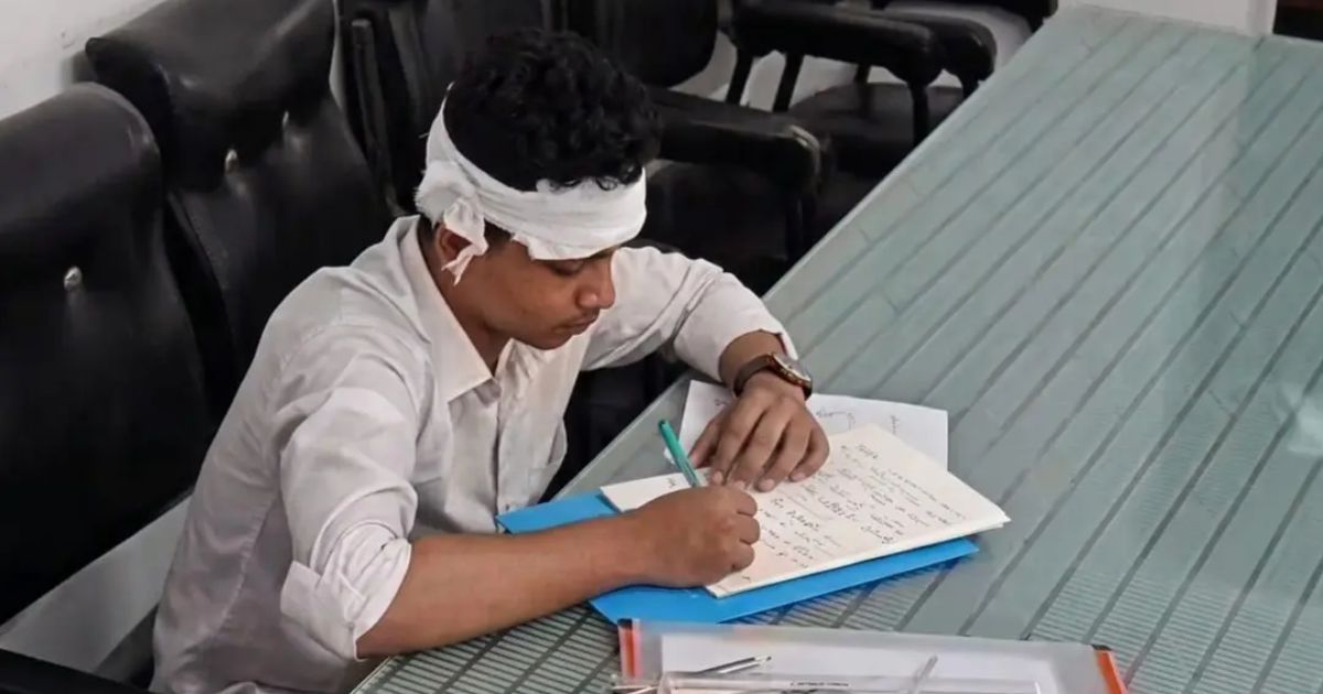 এসএসসি পরীক্ষার হলে ফ্যান খুলে মাথায় পড়ল শিক্ষার্থীর, অতঃপর...
