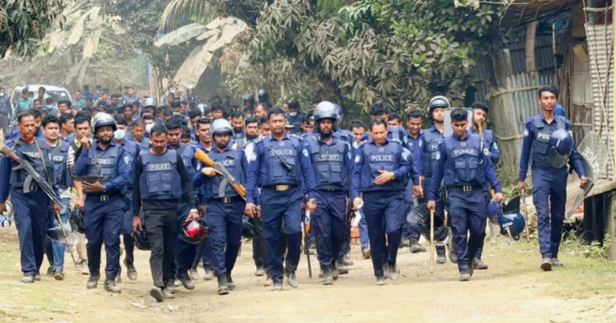 জঙ্গল সলিমপুরে যৌথ বাহিনীর ৪০০০ সদস্য, অভিযান ঠেকাতে কালভার্ট ভেঙে দিল সন্ত্রাসীরা