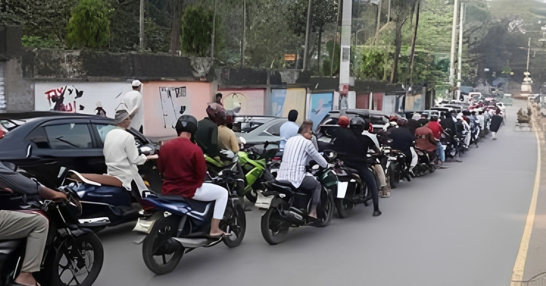 ঢাকার বাজারে শঙ্কা, ইরান সংঘাতের ঢেউ কি সামলাতে পারবে বাংলাদেশ?