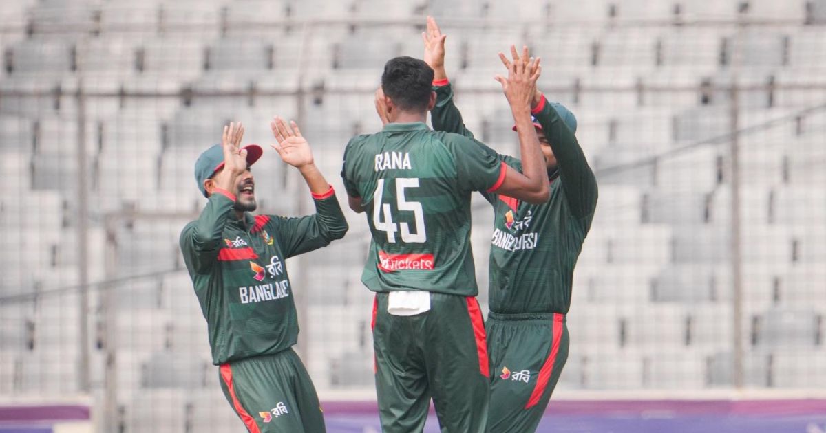 টাইগারদের বোলিংয়ে পাকিস্তানের ব্যাটিং বিপর্যয়, নাহিদের প্রথম ফাইফার