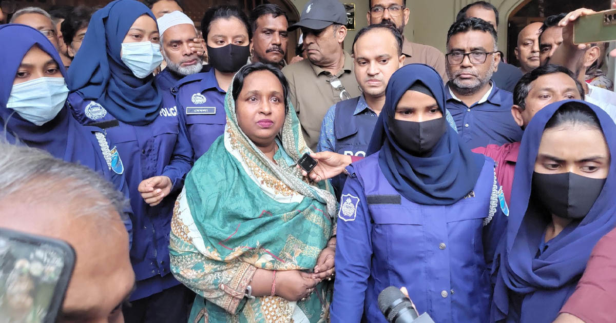 সাবেক মেয়র আইভীকে দুই মামলায় শ্যোন অ্যারেস্ট