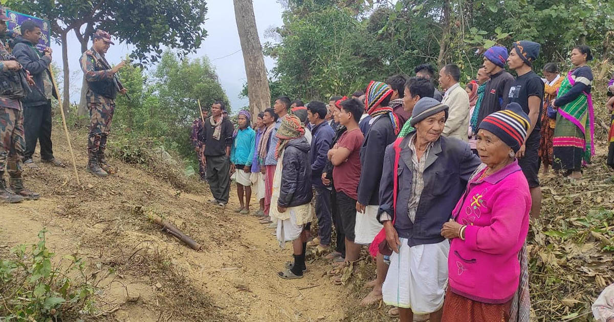 জাতীয় সংসদ নির্বাচন: দুর্গম পাহাড়ে ৫৪ বিজিবির জনসচেতনতামূলক আলোচনা