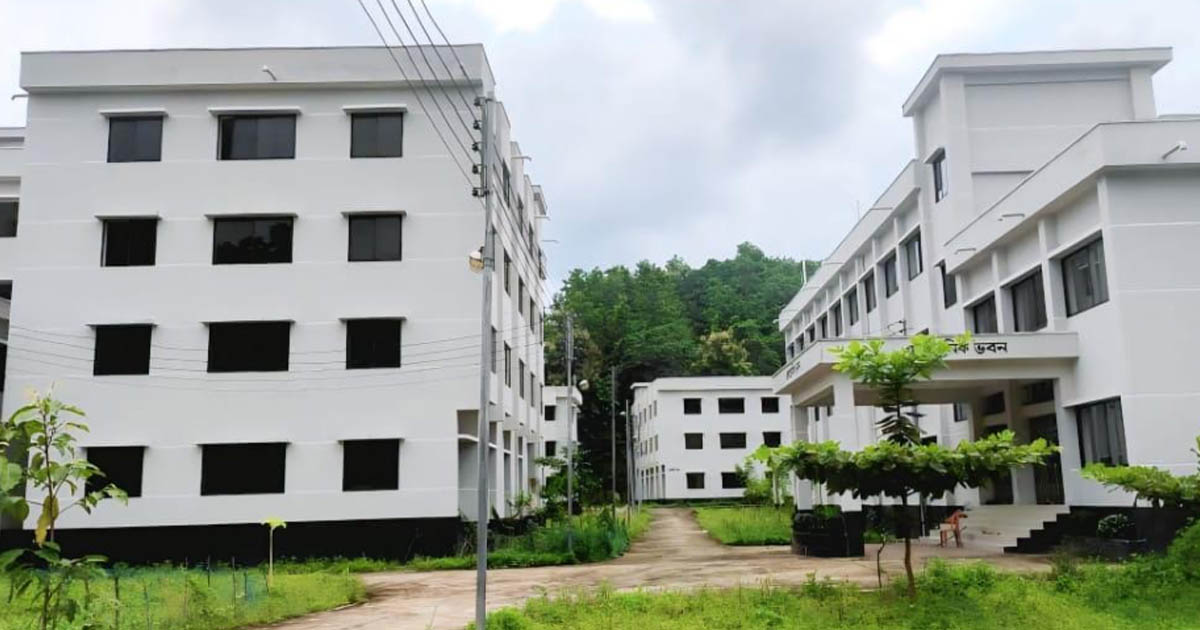 ৩০ কোটি টাকার ম্যাটস ভবন তিন বছর ধরে পরিত্যক্ত