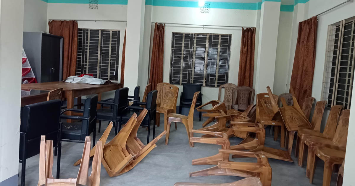 বরগুনায় সালিশি বৈঠকে মৎস্য ব্যবসায়ীদের হামলা–ভাঙচুর