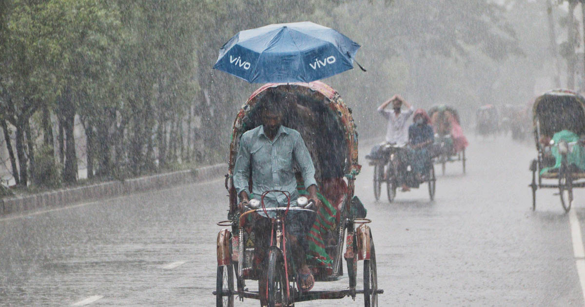 ঢাকায় হালকা বৃষ্টির সম্ভাবনা, তাপমাত্রা কমতে পারে