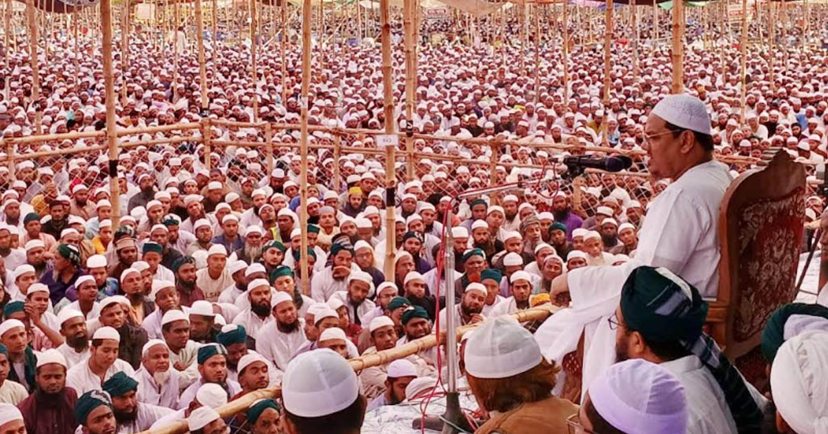 লাখো মুসল্লির কলরবে চরমোনাই দরবারে মাহফিল শুরু