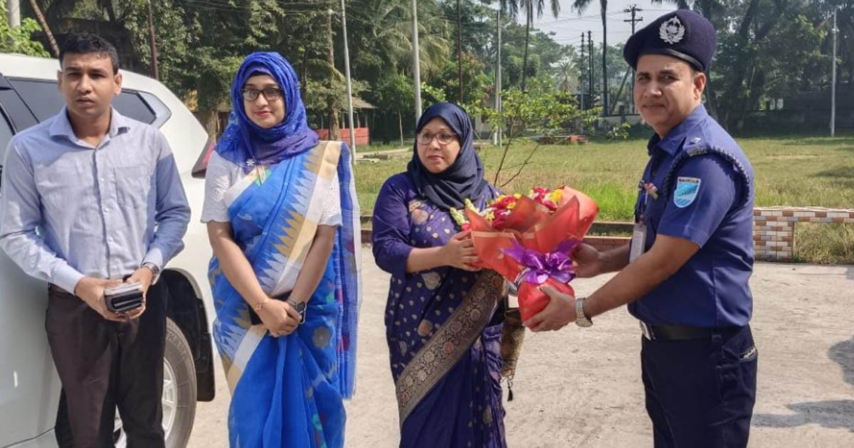 ডামুড্যা থানা ও ডামুড্যা পৌরসভাসহ বিভিন্ন দপ্তর পরিদর্শনে ডিসি