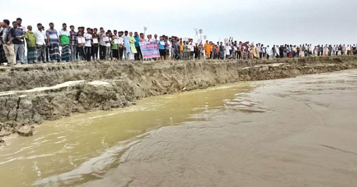 পদ্মার ভাঙনে গ্রাসের পথে দৌলতপুরের গ্রামগুলো