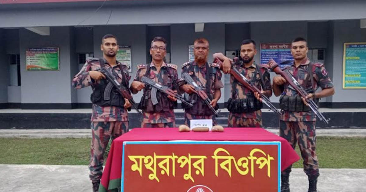 কুষ্টিয়ায় বিজিবির অভিযানে সাড়ে ৫ কেজি ভারতীয় রুপা ও ৪২০০ প্যাকেট নকল বিড়ি জব্দ