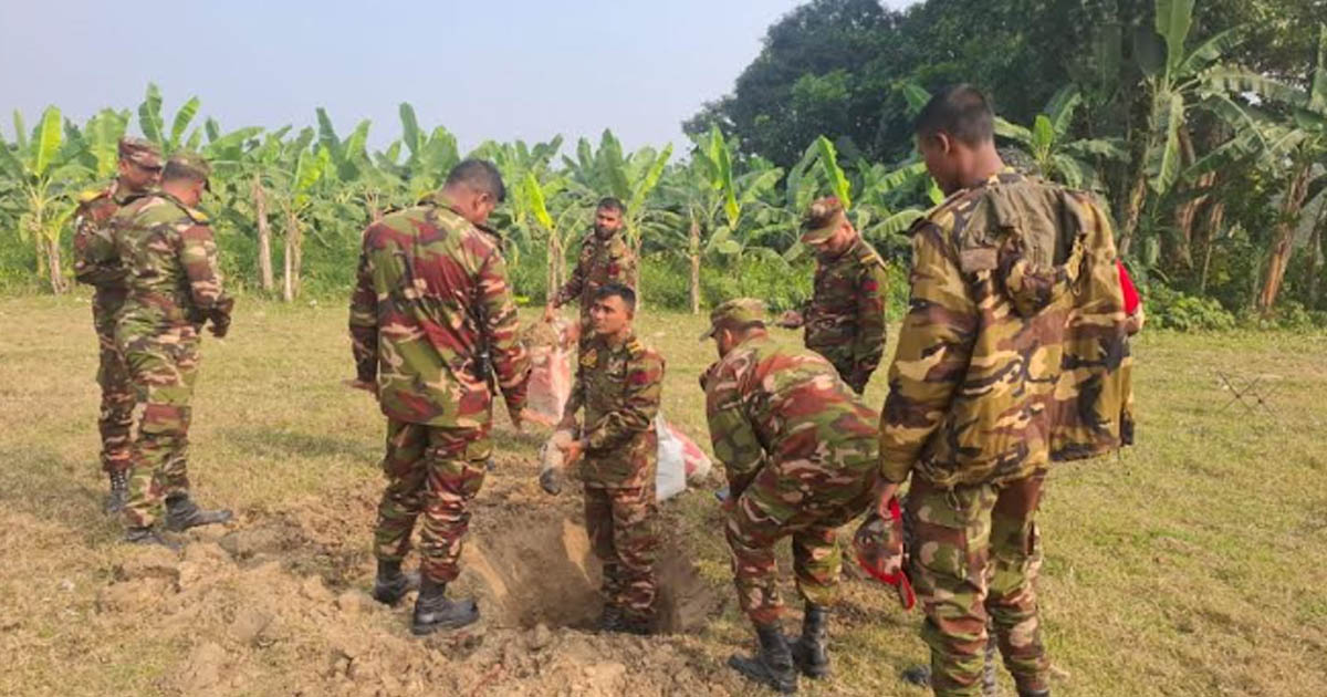 দৌলতপুরে উদ্ধারকৃত মর্টার শেল বিস্ফোরণ ঘটিয়ে নিরাপদে নিষ্ক্রিয়
