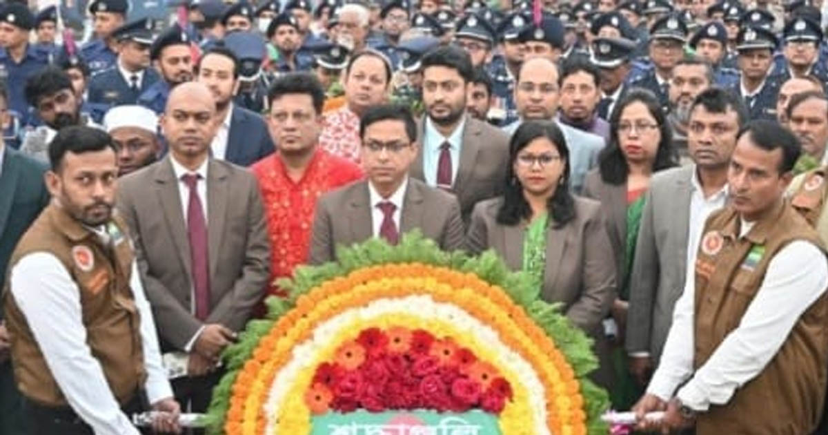 নারায়ণগঞ্জে মহান বিজয় দিবস উদযাপন, শহীদদের প্রতি শ্রদ্ধা নিবেদন