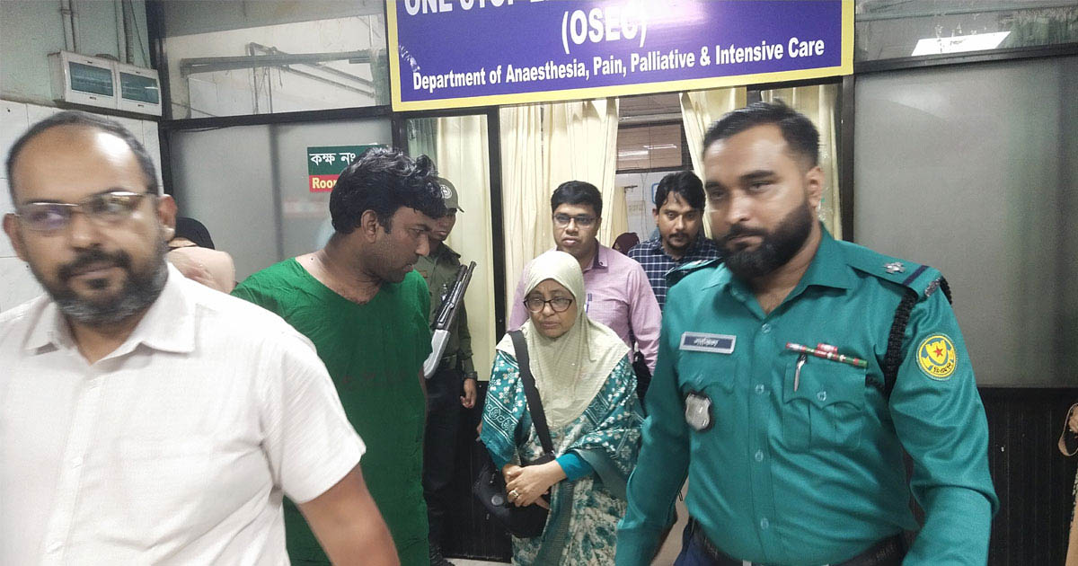 ভূমিকম্পে আহতদের দেখতে ঢামেকে স্বাস্থ্য উপদেষ্টা