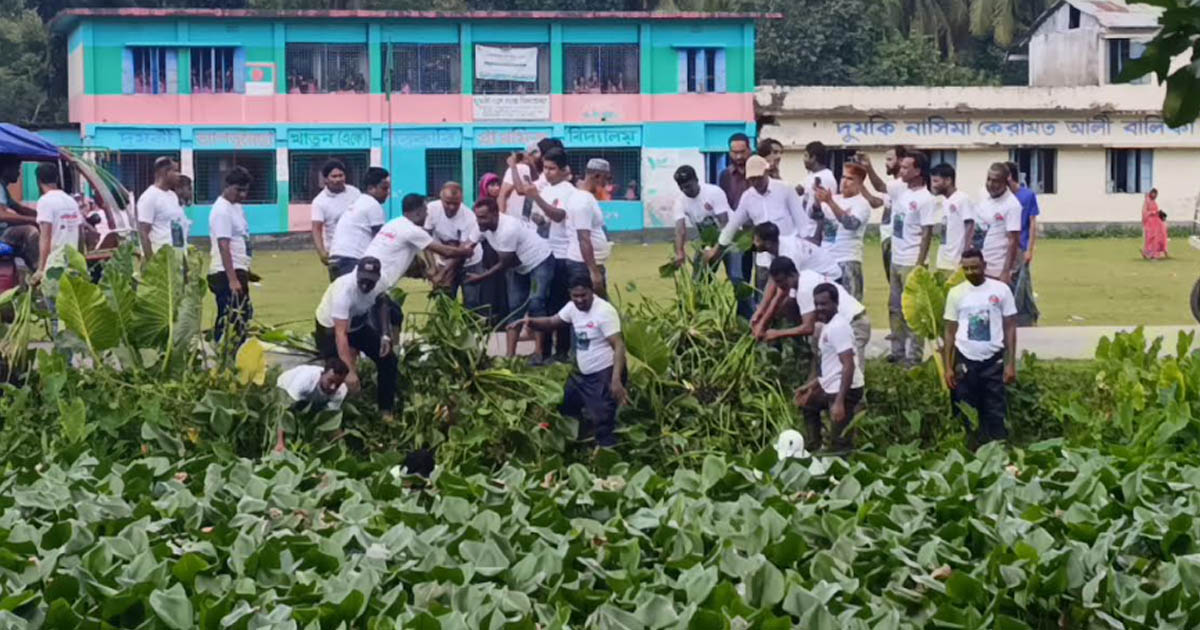 দুমকিতে যুবদলের ‘শহীদ জিয়া স্মৃতি’ পিরতলা খাল পরিষ্কার অভিযান