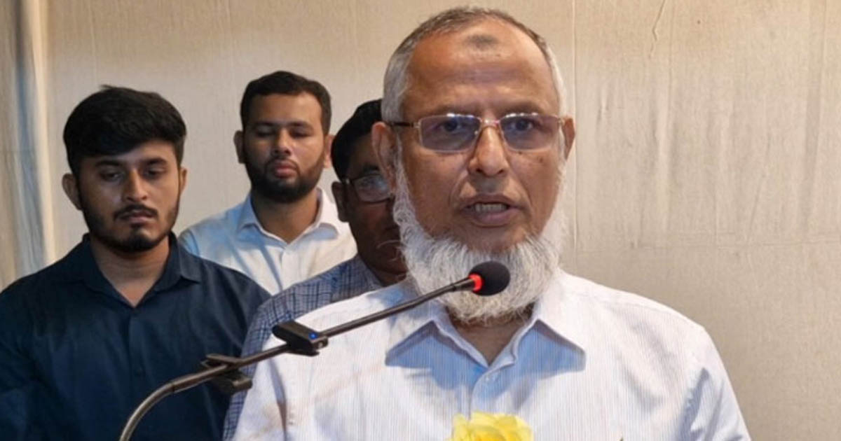 কর্মকর্তারা ব্যক্তির কাছে নয়, আইনের কাছে দায়বদ্ধ