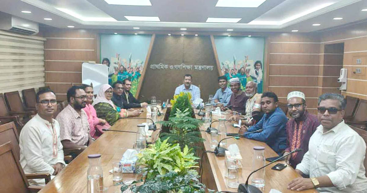 প্রাথমিক সহকারী শিক্ষকদের কর্মবিরতি আপাতত স্থগিত