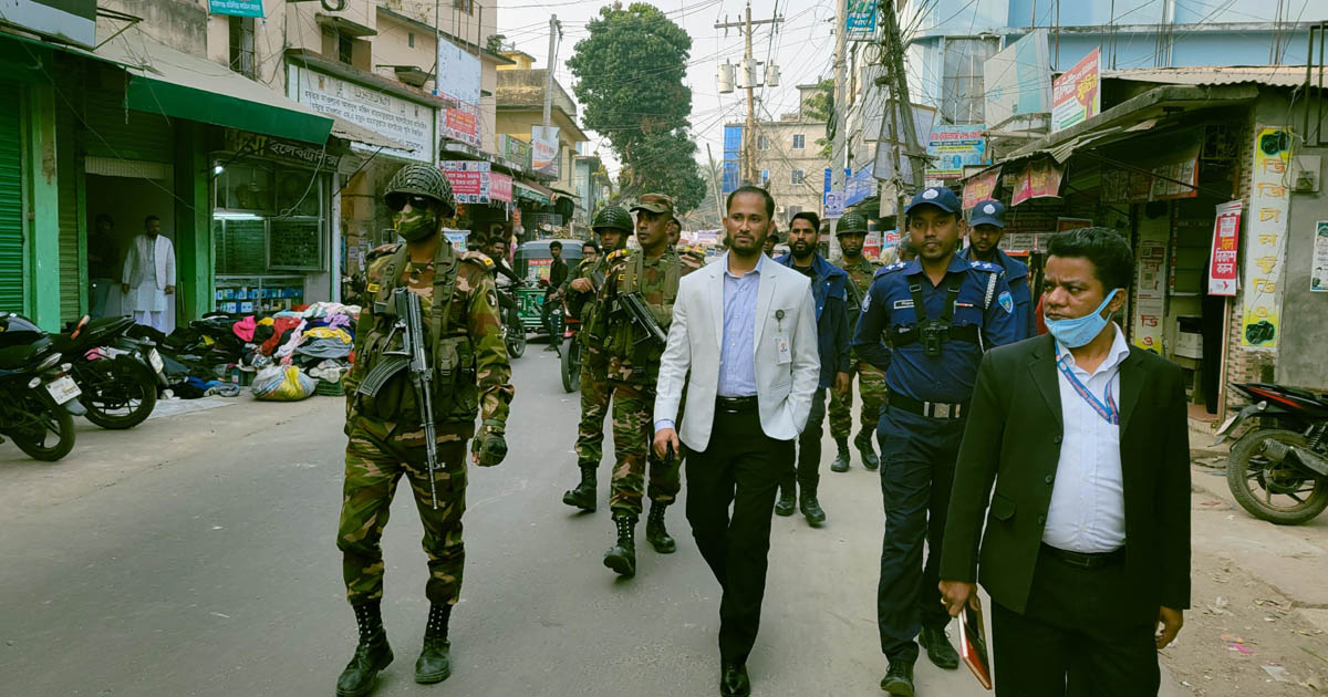 নির্বাচনী আচরণবিধি প্রতিপালন নিশ্চিত করতে ফরিদগঞ্জে বিচারিক কমিটির পরিদর্শন