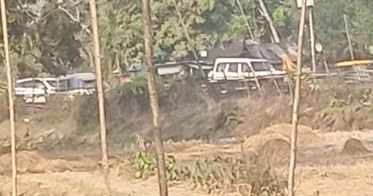 সীমান্তে বিএসএফের সড়ক নির্মাণ চেষ্টা, বিজিবির বাধায় কাজ বন্ধ
