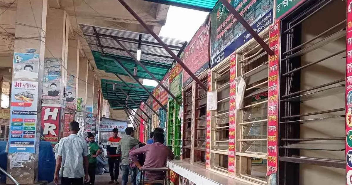 গাবতলী বাস টার্মিনাল ফাঁকা, যাত্রী কম