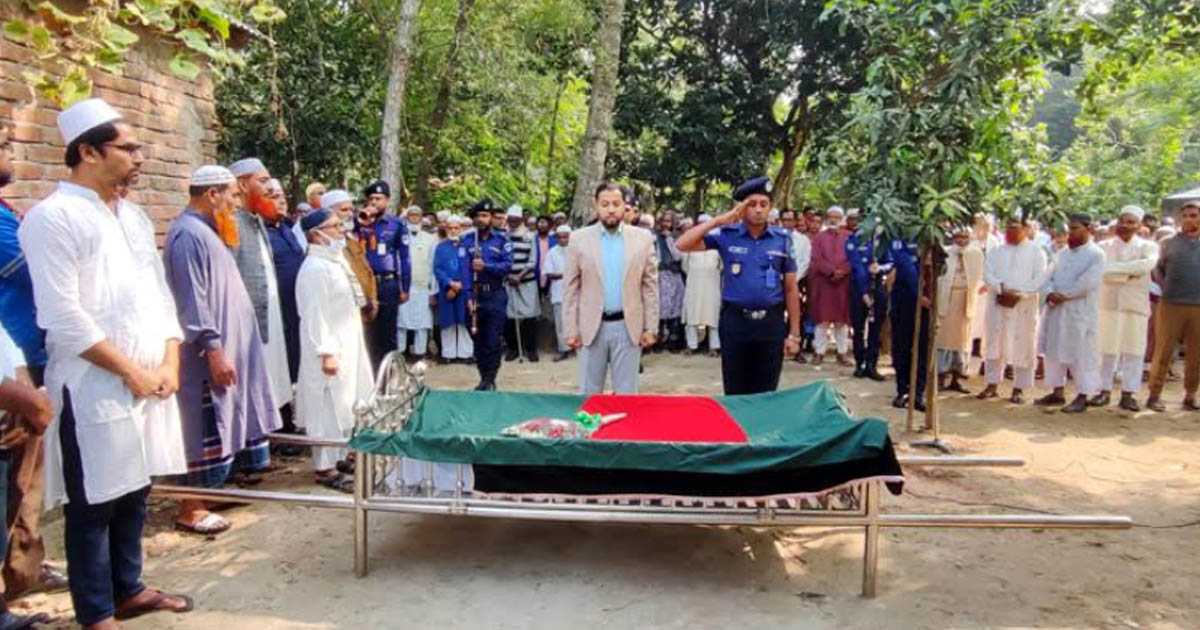 গাংনীতে বীর মুক্তিযোদ্ধা হাজী আবুল কালাম মাস্টারের রাষ্ট্রীয় মর্যাদায় দাফন সম্পন্ন